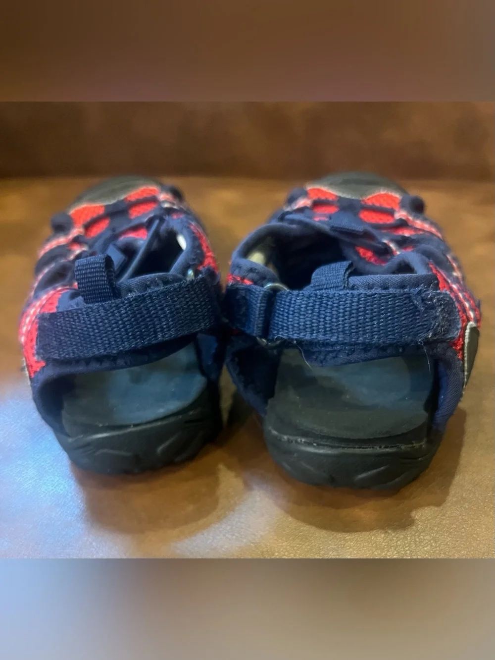 Old Navy Toddler Water Shoes Sandals Red Navy Blue Size 8 Like New
